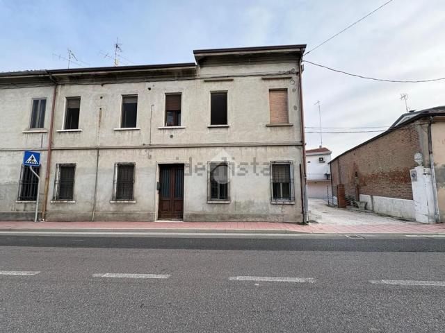 Appartamento in vendita di 104 m² in Via I. Nievo, 33