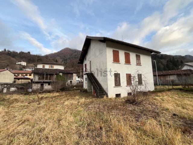 Appartamento in vendita di 104 m² in Via II Giugno, 20
