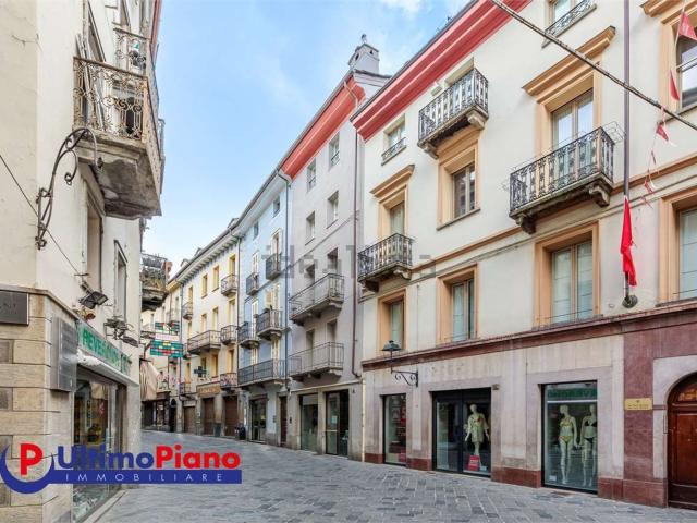 Appartamento in vendita di 104 m² in Via Jean Baptiste de Tillier, 31
