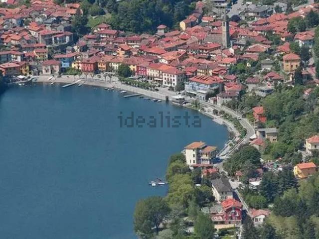 Appartamento in vendita di 104 m² in Via L. Pera