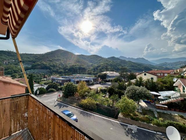 Appartamento in vendita di 104 m² in Via N. Oddo