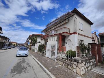 Appartamento in vendita di 104 m² in Via Salvatore Pescatore, 36