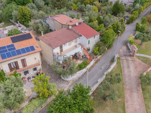 Appartamento in vendita di 104 m² in Via San Cesareo