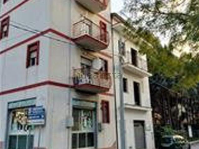 Appartamento in vendita di 104 m² in Viale Giacomo Leopardi