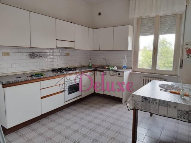 Appartamento in vendita di 104 m² in Borgo Sforzacosta, 166
