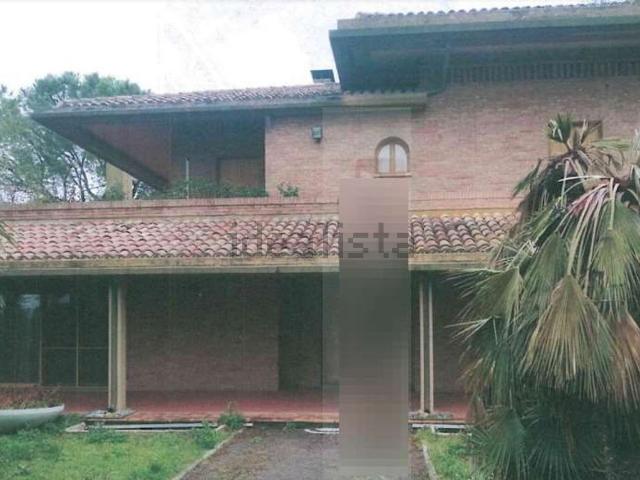 Appartamento in vendita di 1059 m² in Strada Fosso Fogliano, 15