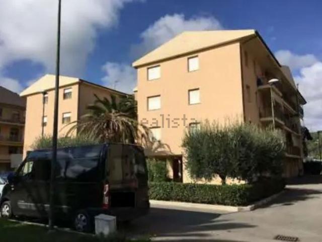 Appartamento in vendita di 105 m² in Via C. Colombo