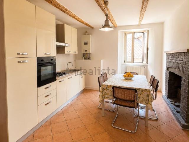 Appartamento in vendita di 135 m² in Via Carbonaie