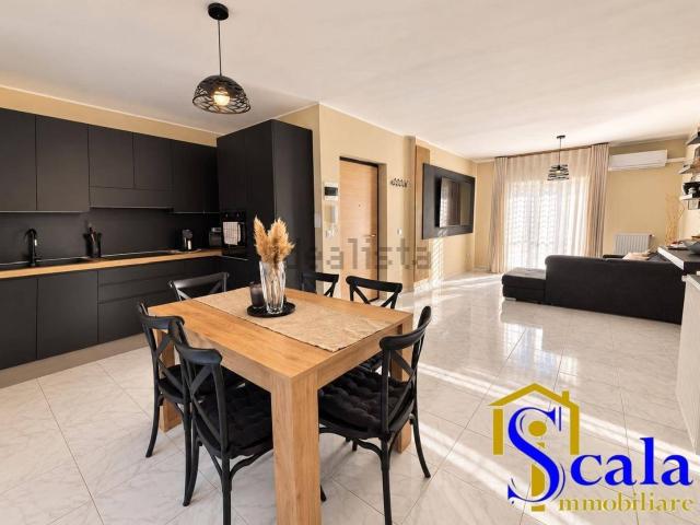 Appartamento in vendita di 105 m² in Via Carditello
