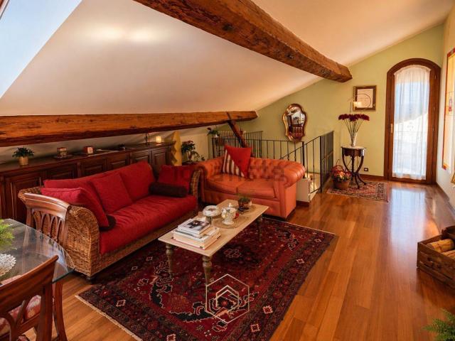 Appartamento in vendita di 105 m² in Via Carlo Mayr