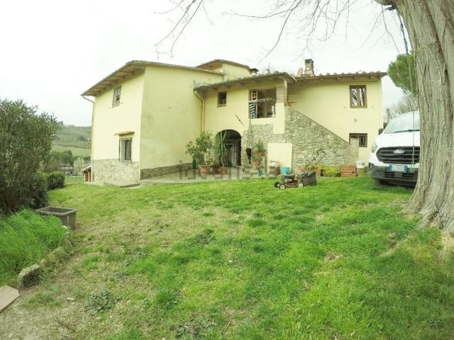 Appartamento in vendita di 105 m² in Via Cassia per Siena