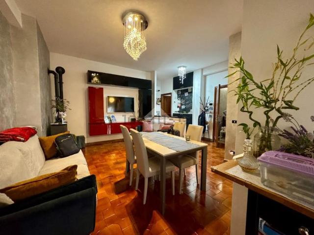 Appartamento in vendita di 105 m² in Via Cristoforo Colombo, 95