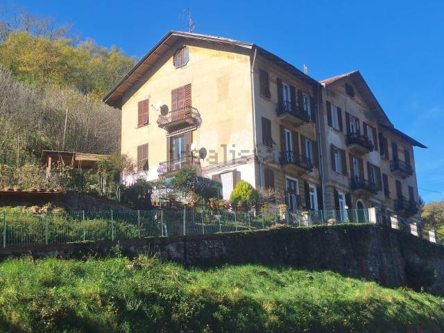 Appartamento in vendita di 105 m² in Via Croce Bianca