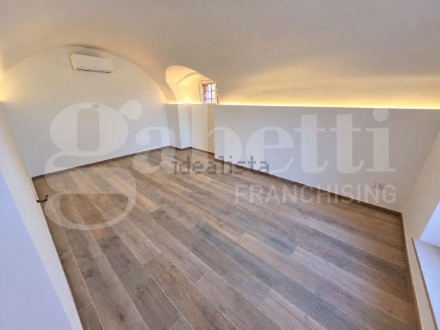 Appartamento in vendita di 105 m² in Via A. Costa, 1