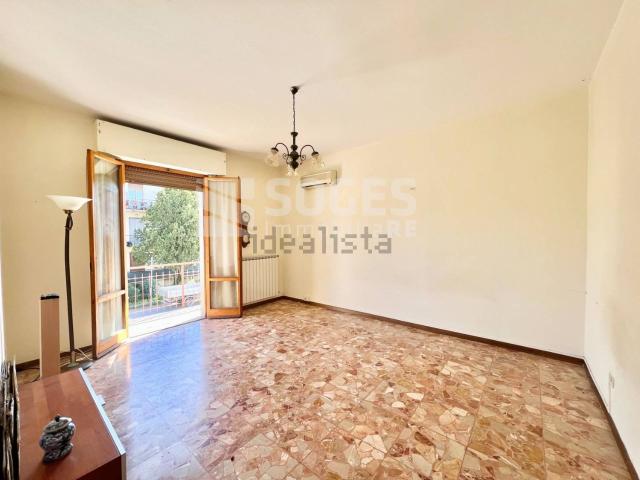 Appartamento in vendita di 105 m² in Via Ammiraglio Burzagli