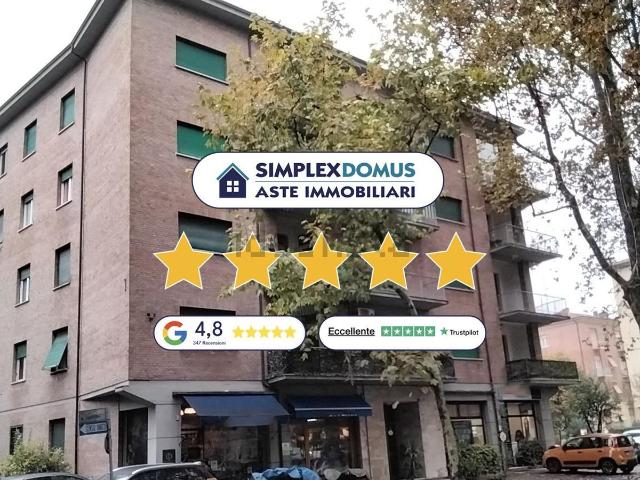 Appartamento in vendita di 105 m² in Via Angelo Lustrini