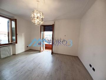 Appartamento in vendita di 105 m² in Via Adige