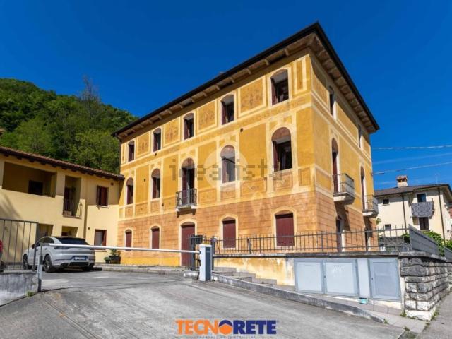 Appartamento in vendita di 105 m² in Via Alessandro Rossi, 9