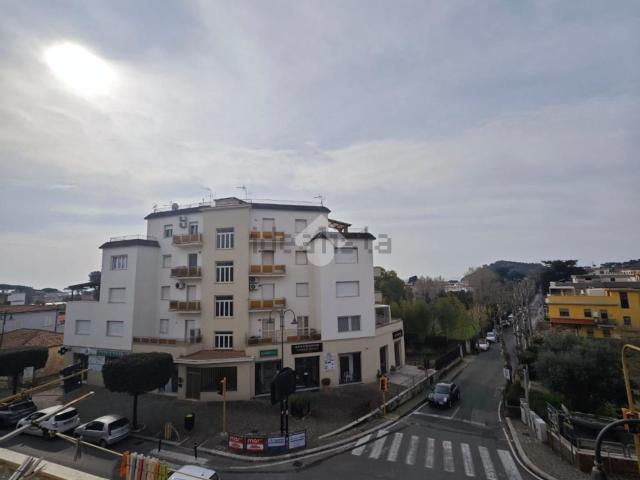 Appartamento in vendita di 105 m² in Via Appia, 457