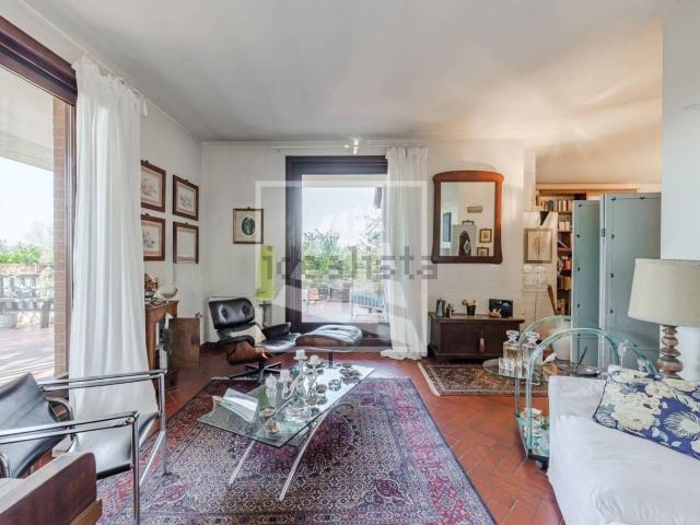 Appartamento in vendita di 105 m² in Via Bernardino Telesio