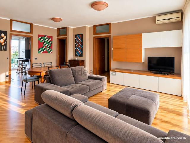 Appartamento in vendita di 105 m² in Via Bruno Cassinari