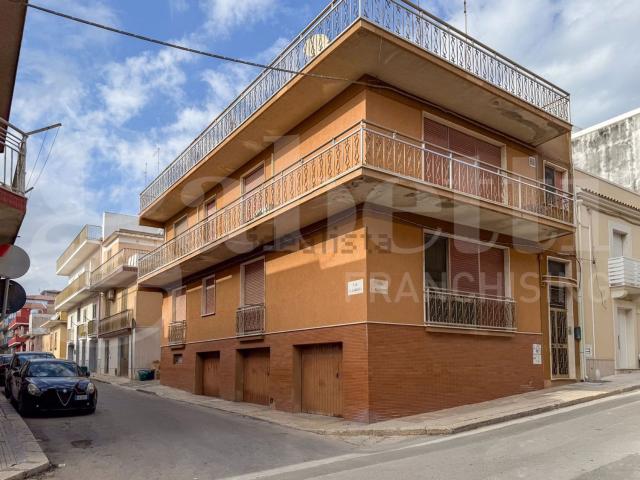 Appartamento in vendita di 105 m² in Via Brancati Antonio, 145