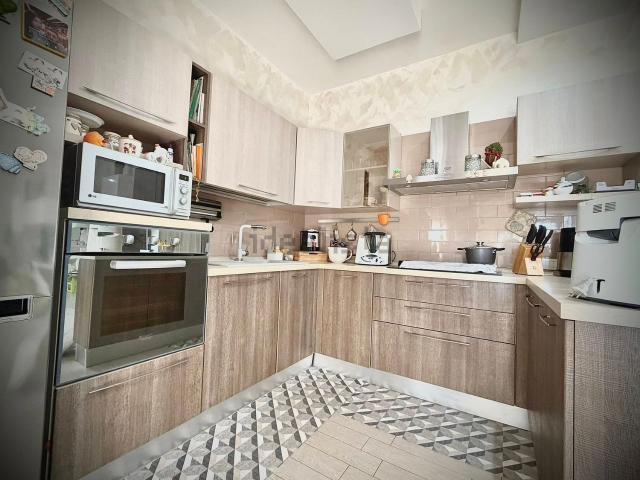 Appartamento in vendita di 107 m² in Via G. Falcone, 19