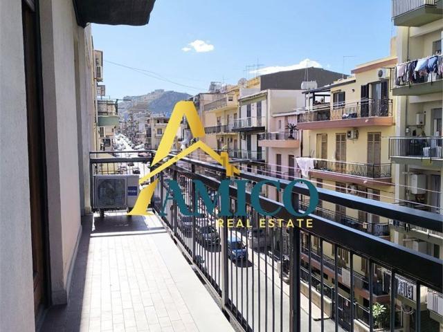 Appartamento in vendita di 105 m² in Via Generale A. Diaz, 95