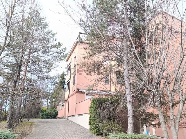 Appartamento in vendita di 105 m² in Via Giacomo Leopardi
