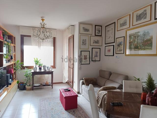 Appartamento in vendita di 105 m² in Via Giacomo Leopardi