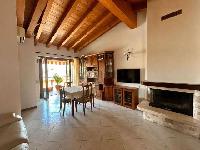 Appartamento in vendita di 105 m² in Via Don G. Canini, 37