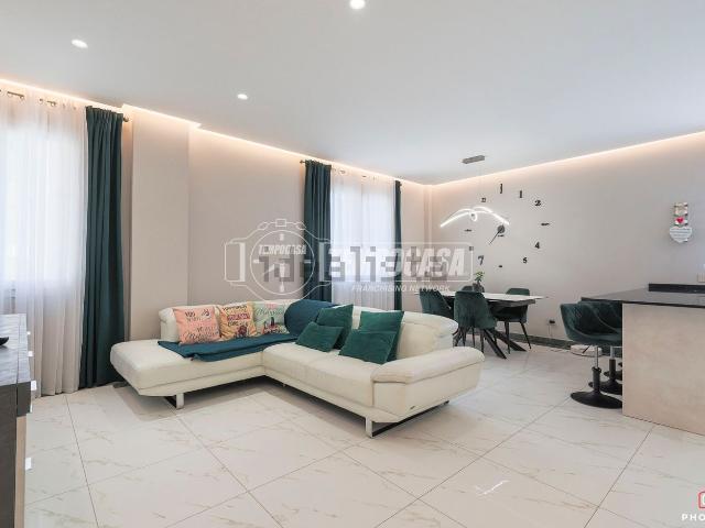 Appartamento in vendita di 105 m² in Via Daniele Felici