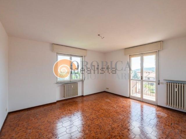 Appartamento in vendita di 105 m² in Via Dante Alighieri