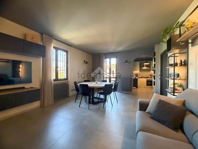 Appartamento in vendita di 105 m² in Via degli Alpini, 4
