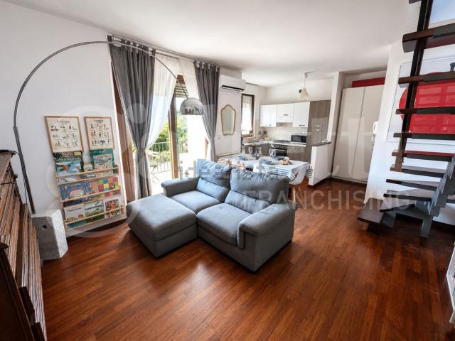 Appartamento in vendita di 105 m² in Via degli Ortacci, 15