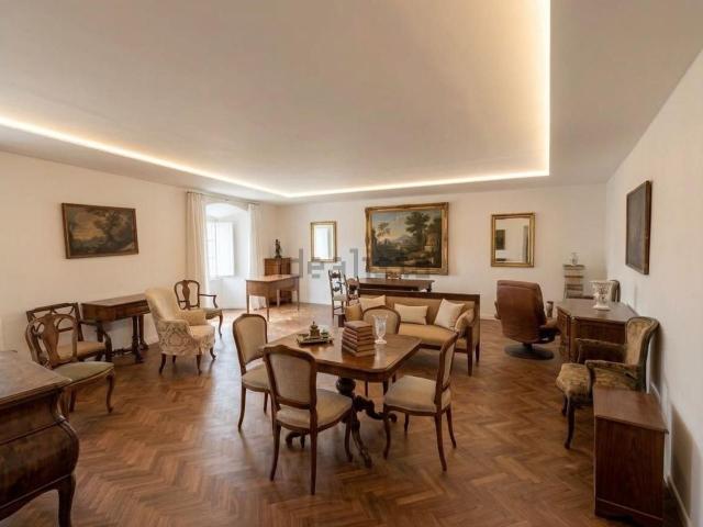 Appartamento in vendita di 105 m² in Via dei Banchi
