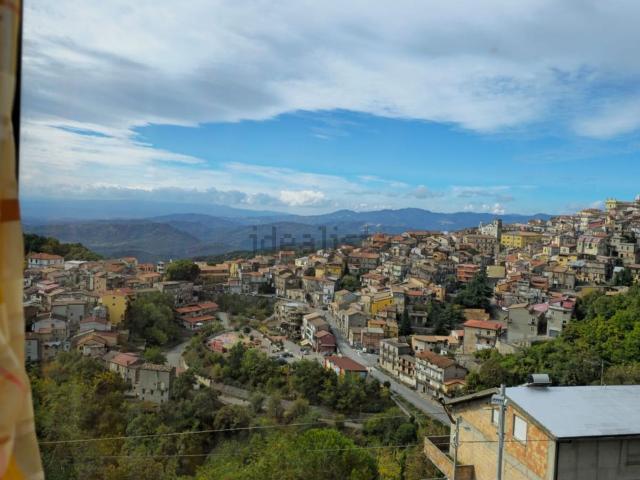 Appartamento in vendita di 105 m² in Via dei Carri Nord
