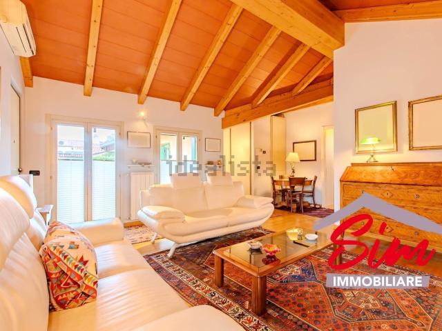 Appartamento in vendita di 105 m² in Via dei Cattaneo