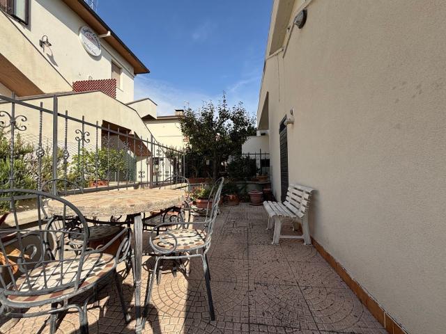 Appartamento in vendita di 105 m² in Via della Pescara