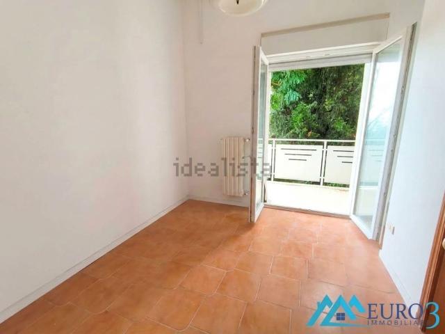 Appartamento in vendita di 105 m² in Via Emidio Luzi, 96
