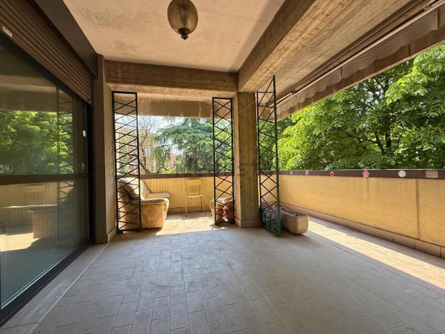 Appartamento in vendita di 105 m² in Via Emilia All&apos Ospizio, 29