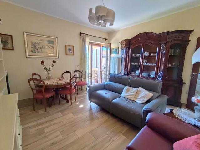 Appartamento in vendita di 105 m² in Via Ferrarecce