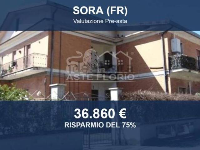 Appartamento in vendita di 105 m² in Via Francesco Petrarca, 9
