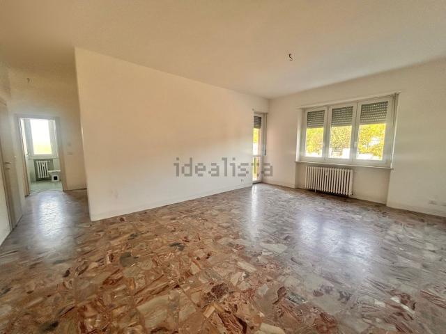 Appartamento in vendita di 105 m² in Via Fratelli Vicari, 123