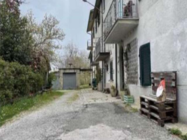 Appartamento in vendita di 105 m² in Via Incrociata