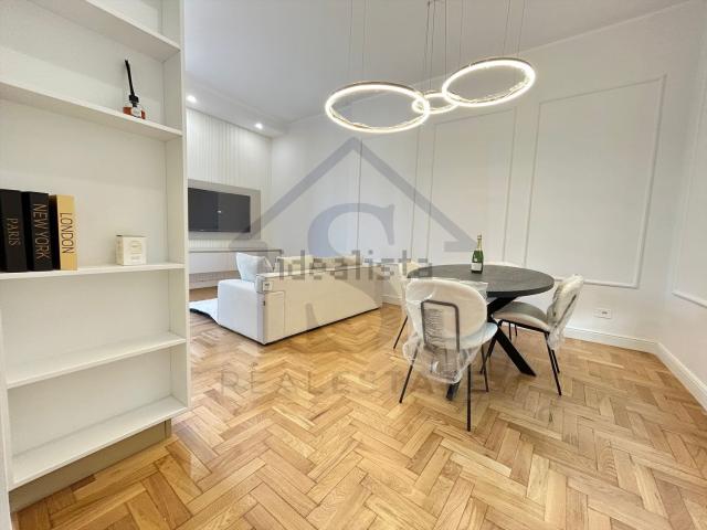 Appartamento in vendita di 105 m² in Via Iginio Rota