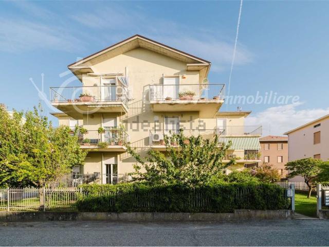 Appartamento in vendita di 105 m² in Via IV Novembre, 18