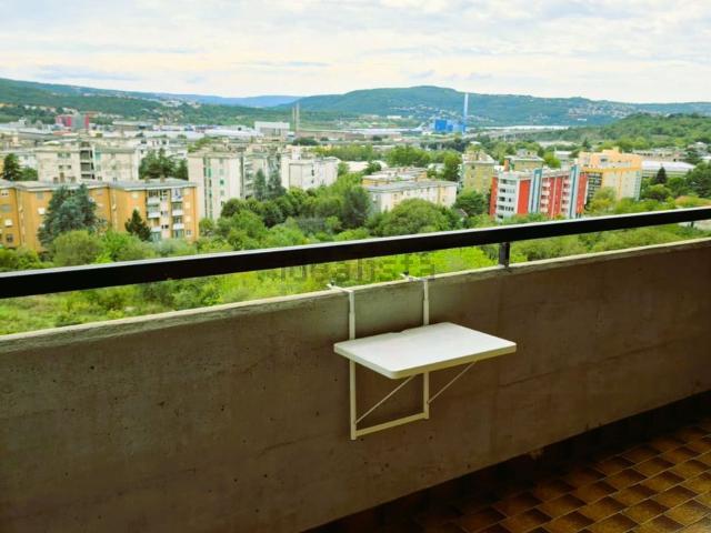 Appartamento in vendita di 105 m² in Via Lorenzo da Ponte