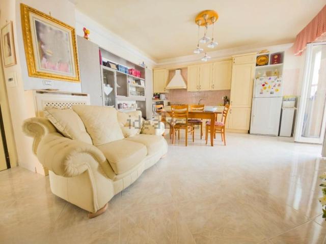 Appartamento in vendita di 105 m² in Via la Castellana, 3