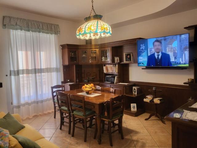Appartamento in vendita di 105 m² in Via Monte Pollino, 5